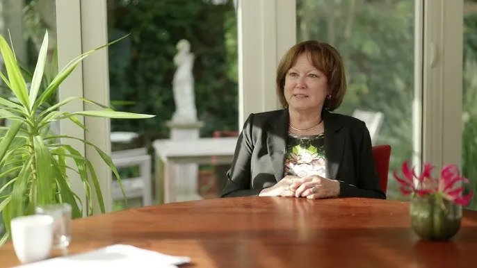 Screenshot from the 2023 oral history interview with Prof. Dr. Peggy Cohen-Kettenis (Archive for Dutch Behavioral History / Maanvis YouTube channel).